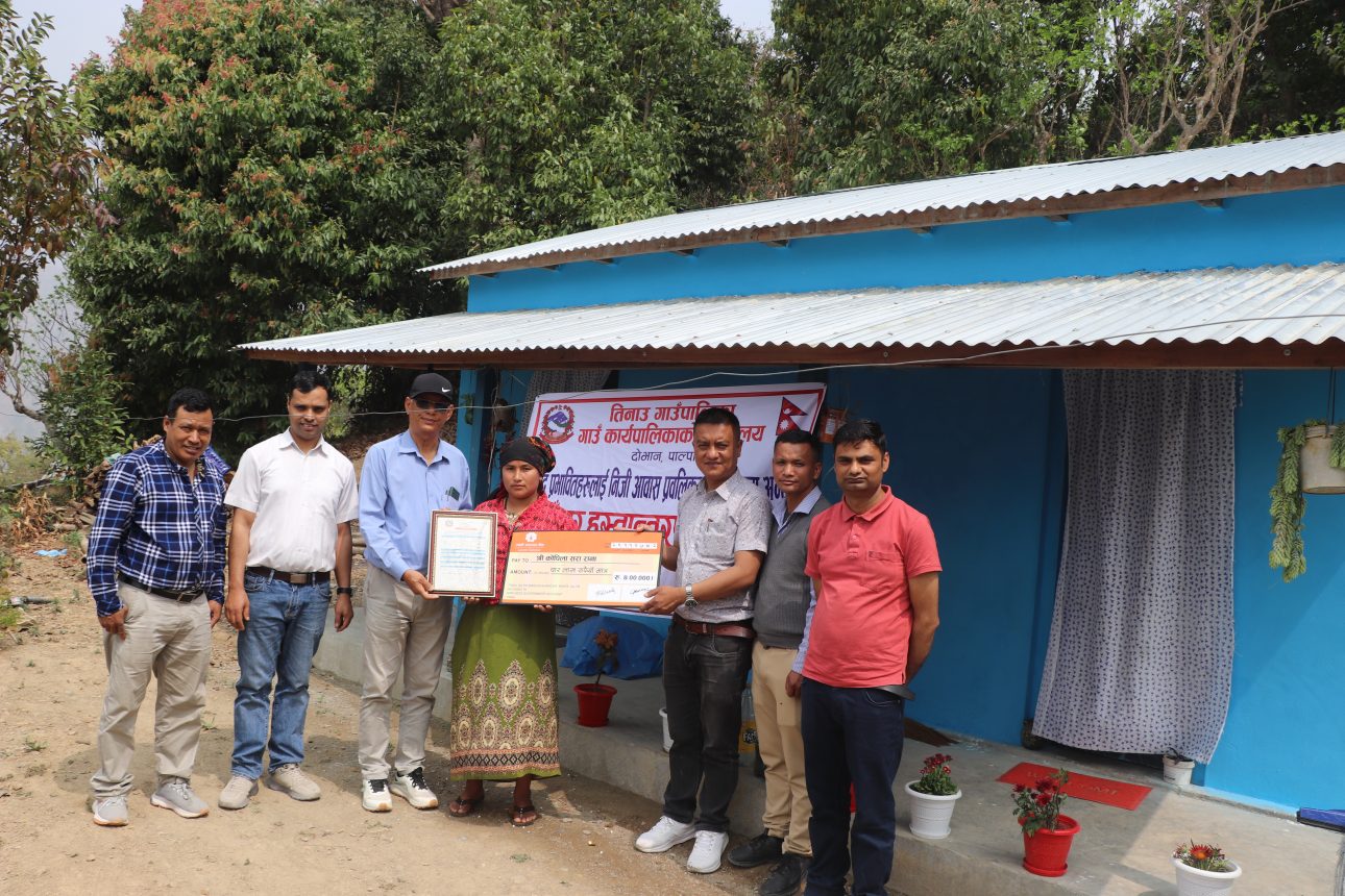 तिनाउका विपन्नलाई वर्षाअघि नै सुरक्षित ओत